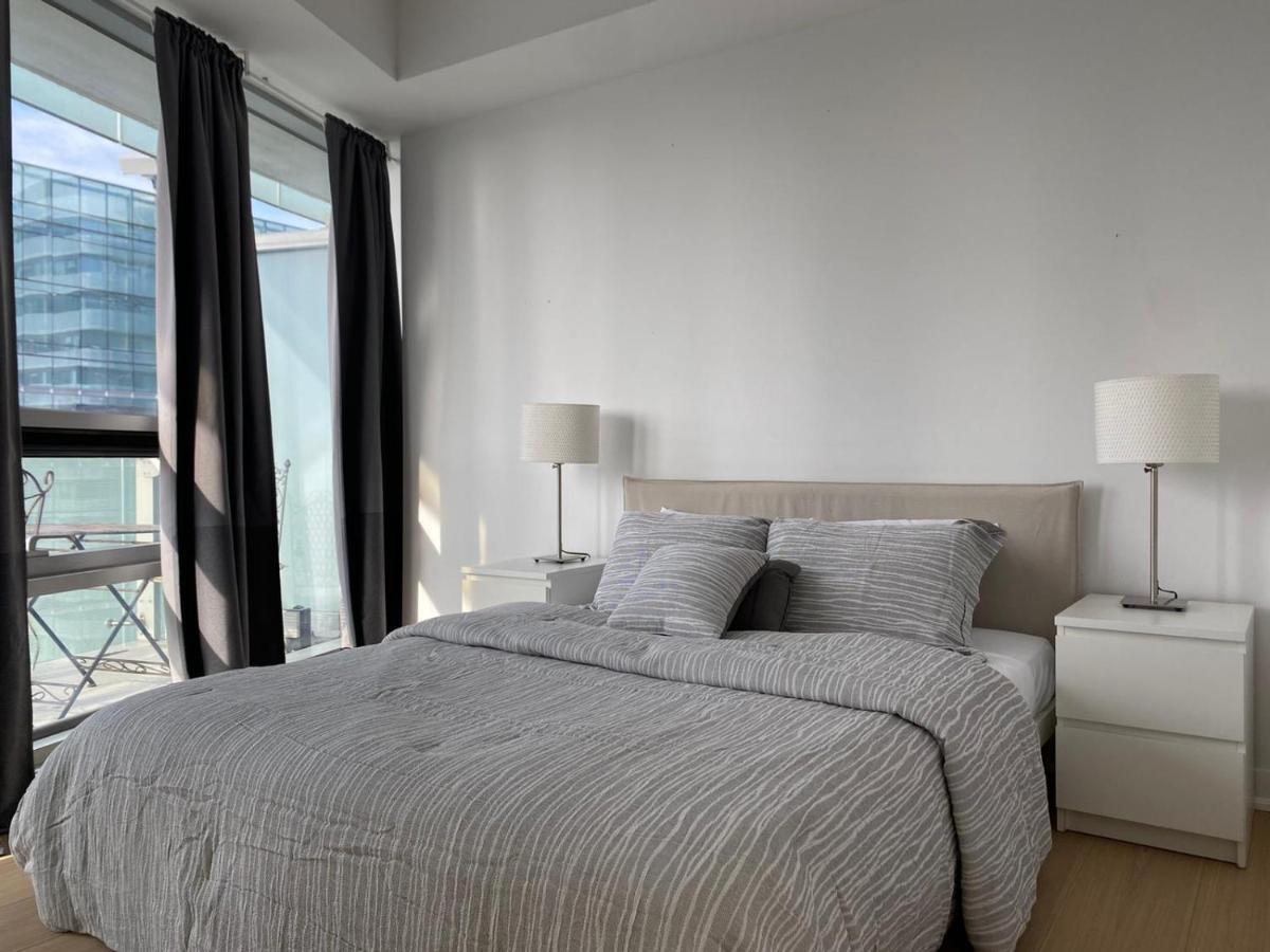 Stunning View At Ice Condos Toronto Exterior photo