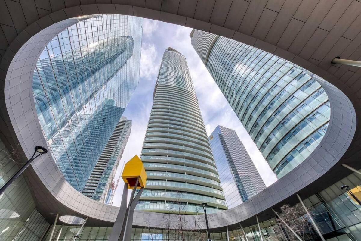 Stunning View At Ice Condos Toronto Exterior photo